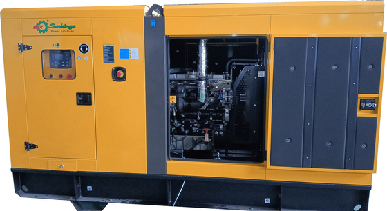 72dB 300kw Cummins เครื่องกำเนิดไฟฟ้าดีเซลตั้งเครื่องกำเนิดไฟฟ้าเงียบแรงบิดสูง